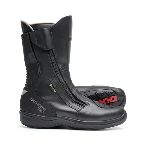 Daytona M Star Pro GTX boots in black