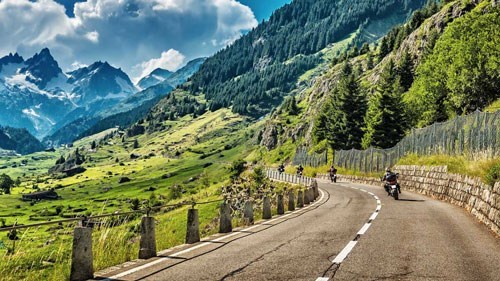 world-travelling-head-500.jpg