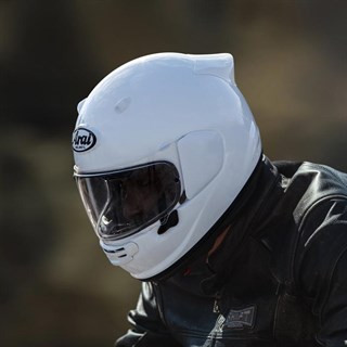 Arai Quantic helmet in diamond whiteAlternative Image3