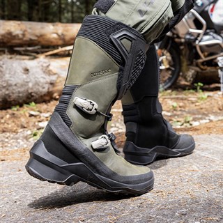 Dainese Seeker GTX boots in greenAlternative Image1