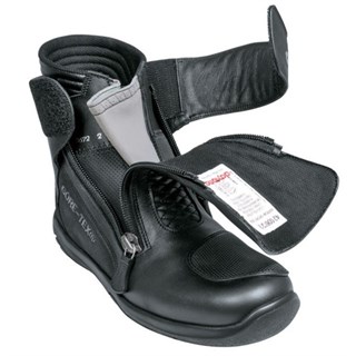 Daytona Arrow Sport GTX boots in blackAlternative Image1