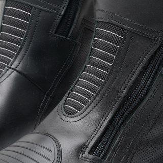 Daytona Road Star Pro Air GTX boots in blackAlternative Image1