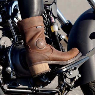 Falco Ayda ladies boots in brownAlternative Image1