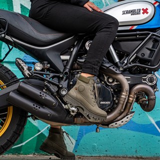 Falco Zarah boots in greenAlternative Image3