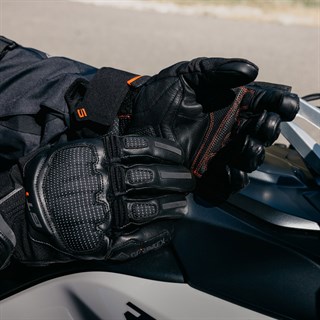 Five GT1 Evo GTX gloves in blackAlternative Image5