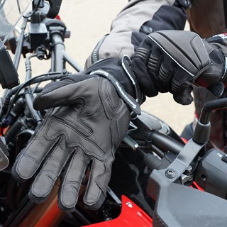 Halvarssons Beast gloves in blackAlternative Image5