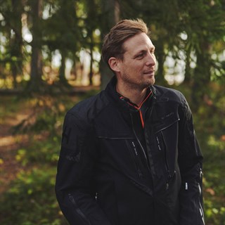 Halvarssons Vansbro jacket in blackAlternative Image5