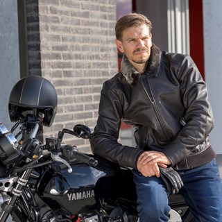 Halvarssons Torsby leather jacket in brownAlternative Image5