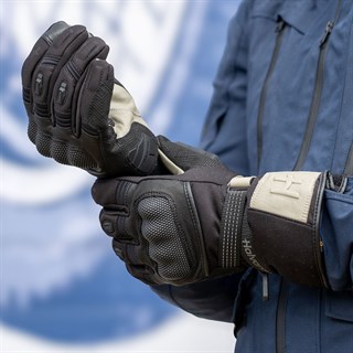 Halvarssons Tihola gloves in blackAlternative Image3