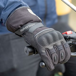 Halvarssons Tihola gloves in blackAlternative Image5