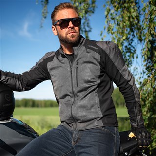 Halvarssons Arvika jacket in dark greyAlternative Image3