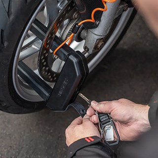 Hiplok DX1000 anti angle grinder bike lock with FREE REMINDER CABLEAlternative Image1