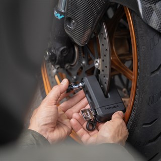 Hiplok MD1000 disc lock in blackAlternative Image1