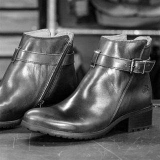 Helstons Lisa ladies boots in blackAlternative Image1