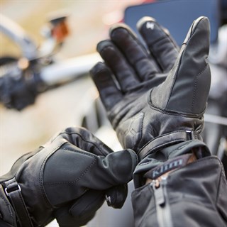 Klim Vanguard short GTX gloves in blackAlternative Image5