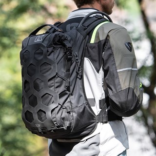Kriega TRAIL18 adventure backpack in blackAlternative Image5