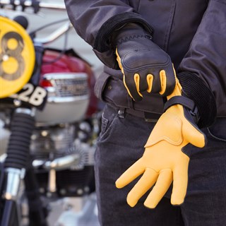 Lee Parks ISDT gloves in black / yellowAlternative Image1