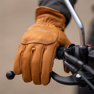 Lee Parks DeerTours gloves in tanAlternative Image1