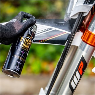 Muc-Off Motorcycle Silicone Shine 500mlAlternative Image1