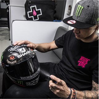 Muc-Off Visor, Lens & Goggle cleaning kitAlternative Image1