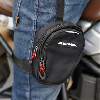 Richa leg bag in blackAlternative Image1