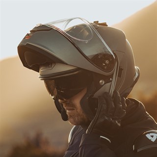 Sena SRL-03 comms system - SAVE £56.50 when purchased with a new Shoei helmetAlternative Image5