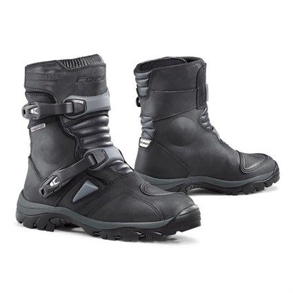 Forma Adventure Dry boots in black