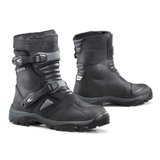 Forma adventure low brown clearance boots