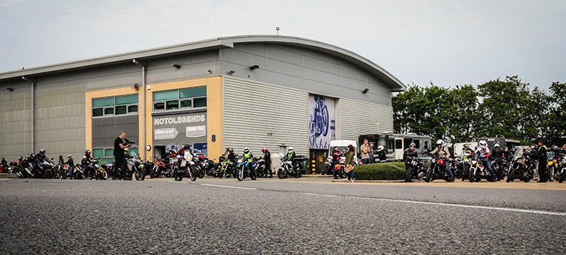 Ladies ride start Motolegends