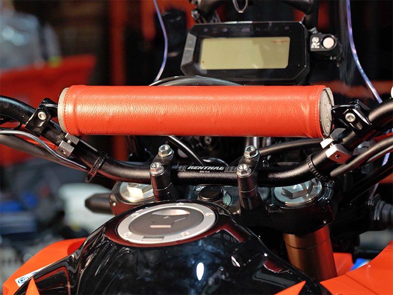 Honda-CRF300-Rally-Renthal-bars