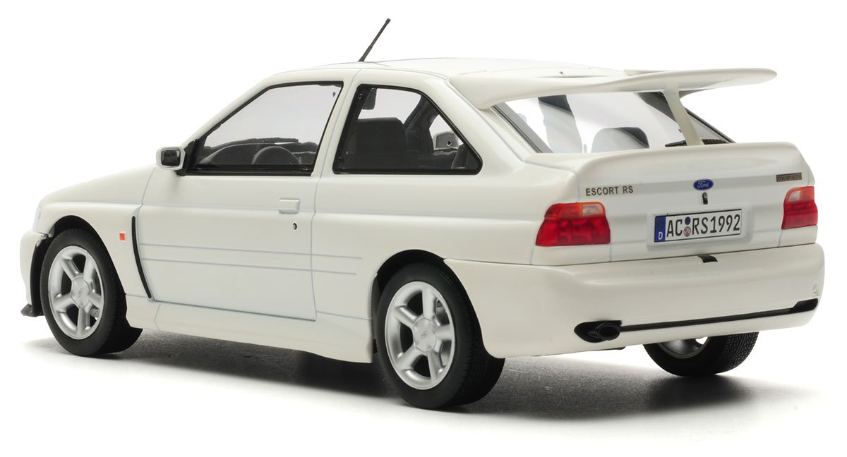 No.368 ミニカー1/18 箱ありFORD ESCORT COSWORTH