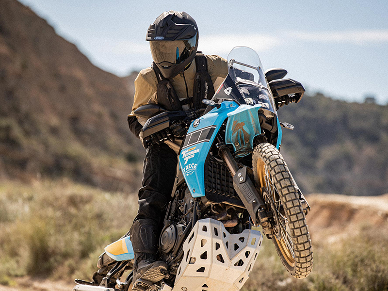 Shoei-Hornet-ADV06-helmet-lifestyle-1