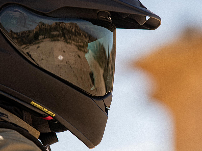 Shoei-Hornet-ADV06-helmet-lifestyle-2