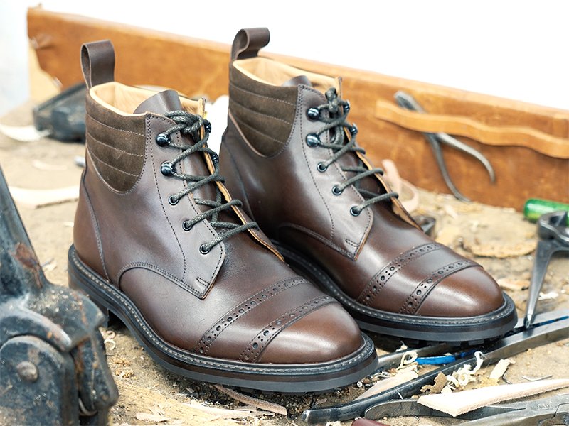 Tricker's motorcycle boots for gentlemen