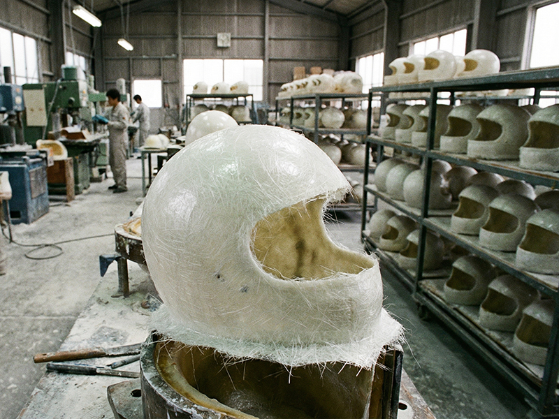 motorcycle-helmet-shell-construction